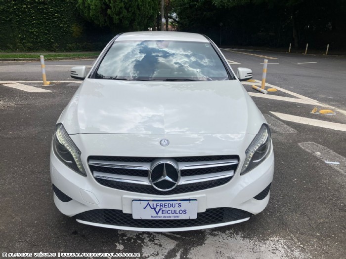 Mercedes-Benz A 200 1.6 TURBO URBAN 2014/2015